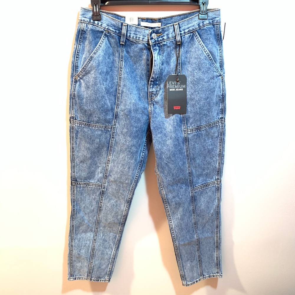 Levi’s NWT Acid Wash High-Waisted Cropped jeans